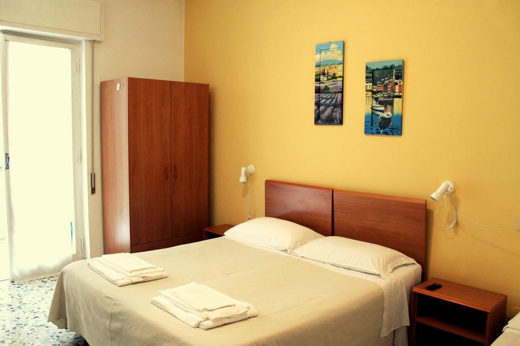 Albergo Nella 임페리아 외부 사진