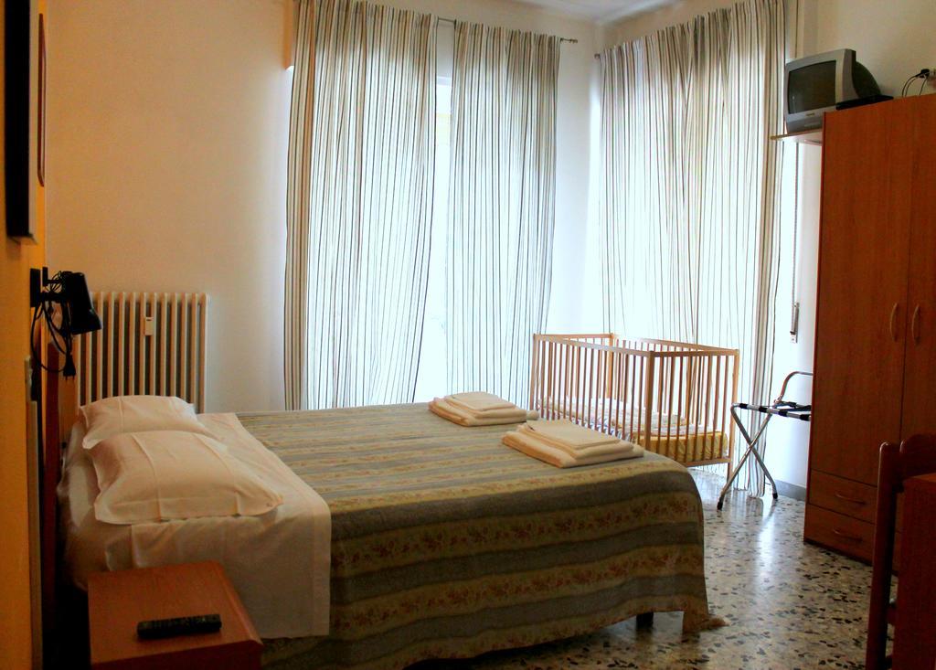 Albergo Nella 임페리아 외부 사진